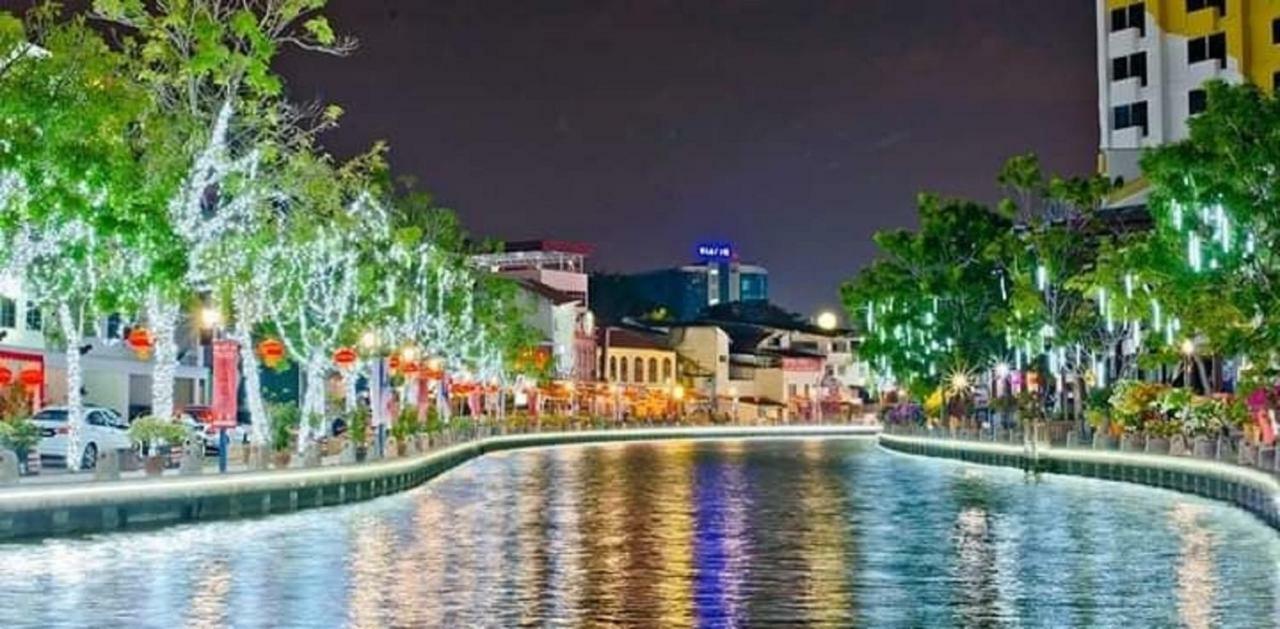 906 Riverside Hotel Malacca Exterior foto